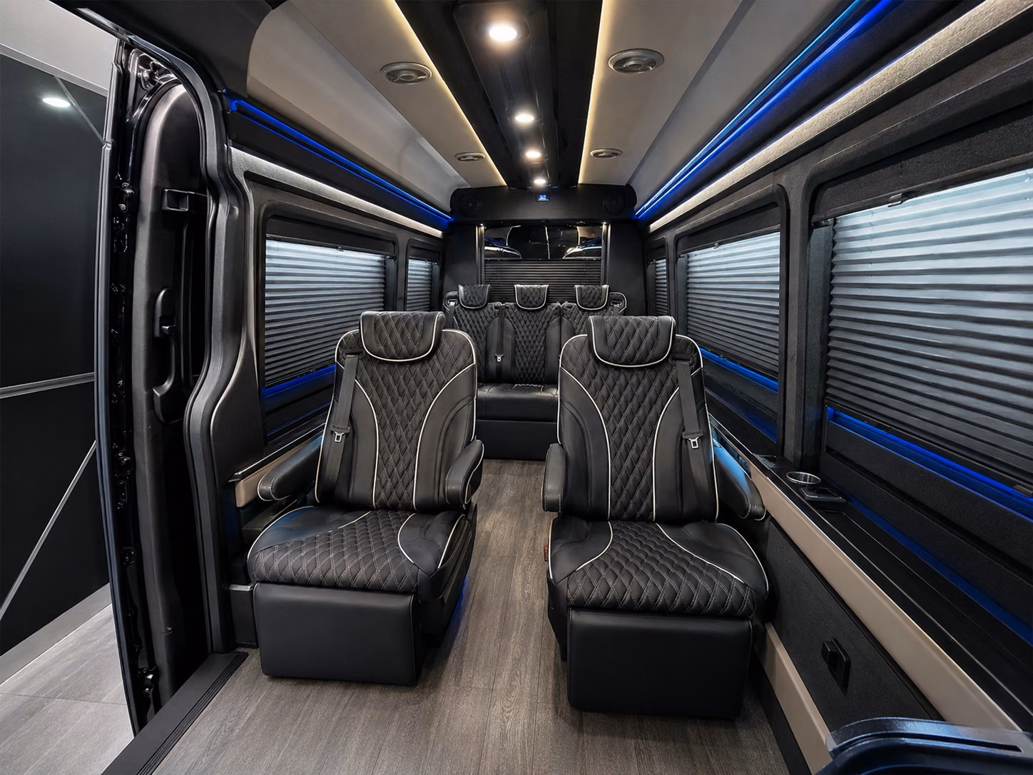 arriving groups and convention shuttles between iah hou and sugar land